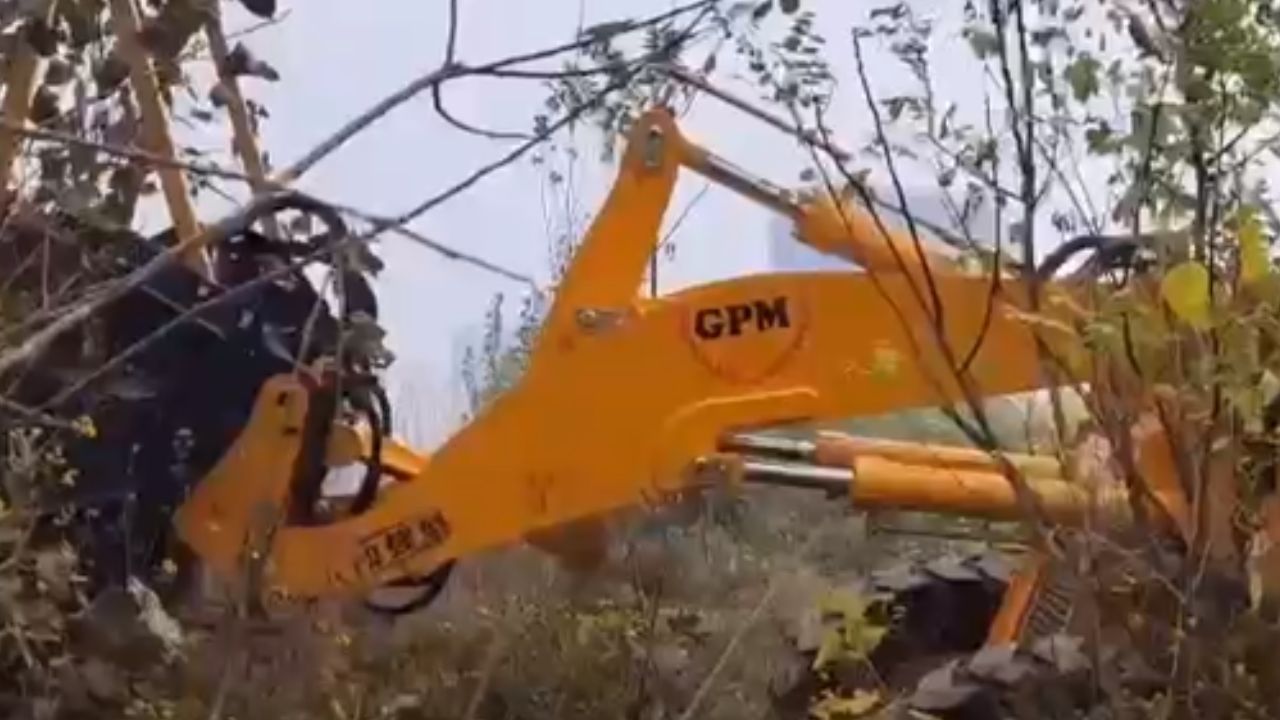 VIdeo Wheel Loader Mulcher di Lapangan