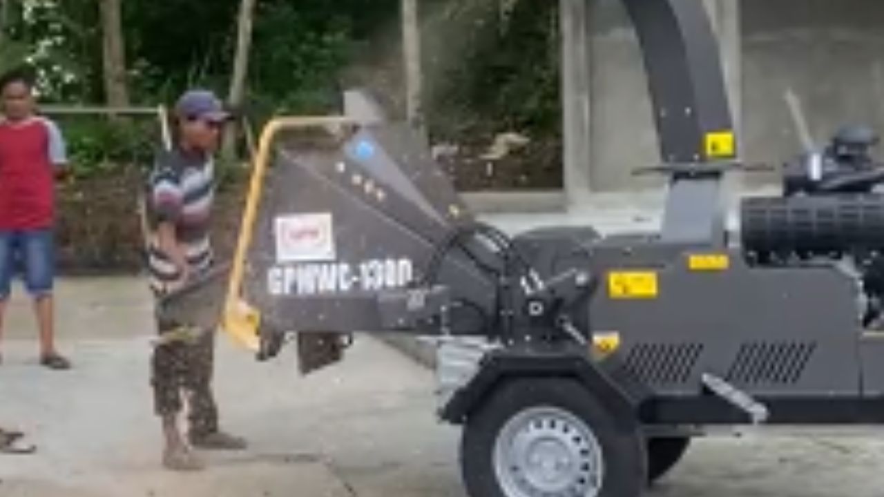 Video Kerja Wood Chipper 2